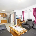 Cezar Apartment