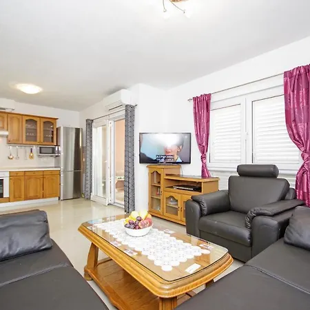 Cezar Apartment