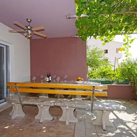 Apartment Cezar *
