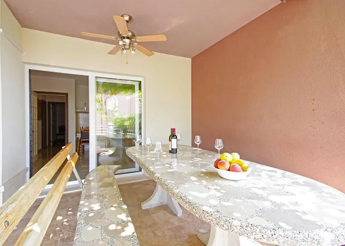 Cezar Μακάρσκα