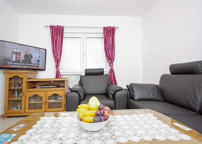 Cezar Apartment Makarska