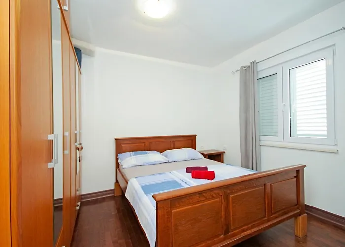Cezar Apartment Makarska
