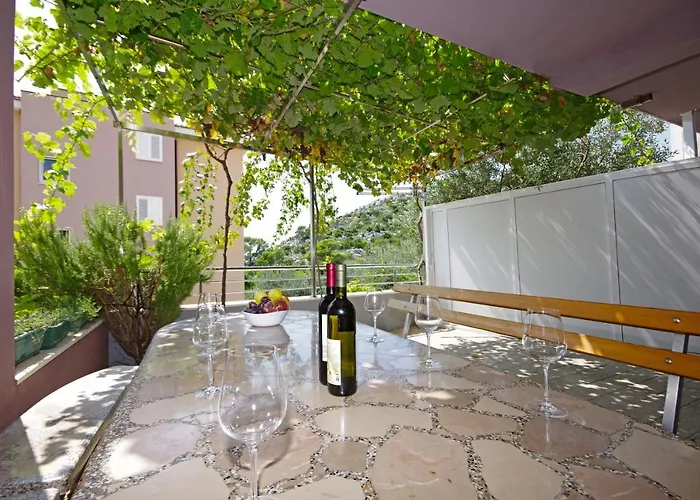 Cezar Apartment Makarska